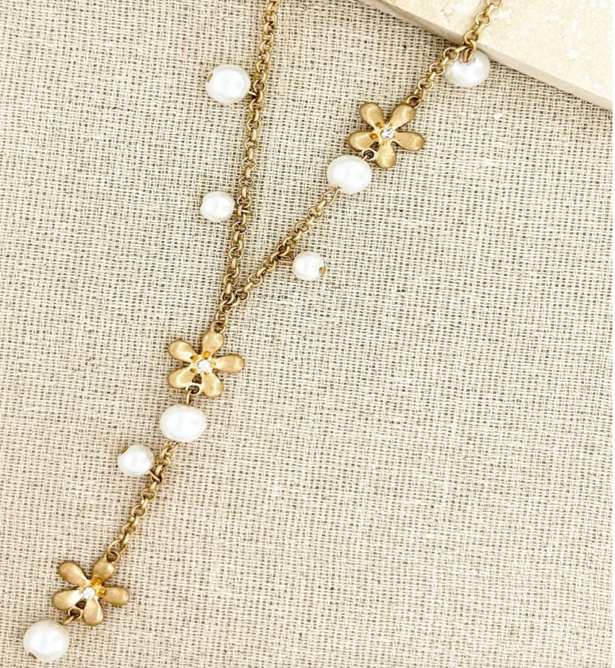 La Maison Necklaces | Short Gold Necklace With Flowers And Pearls - La Maison