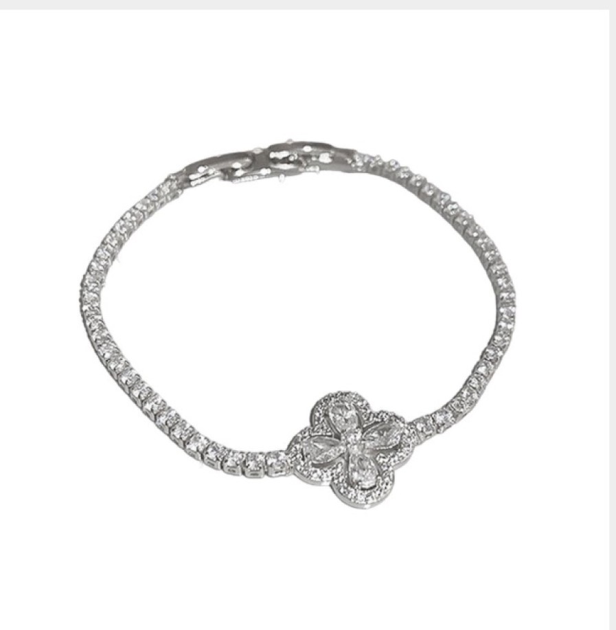 La Maison Bracelets | Envy Cubic Zirconia Clover Bracelet In Silver - La Maison