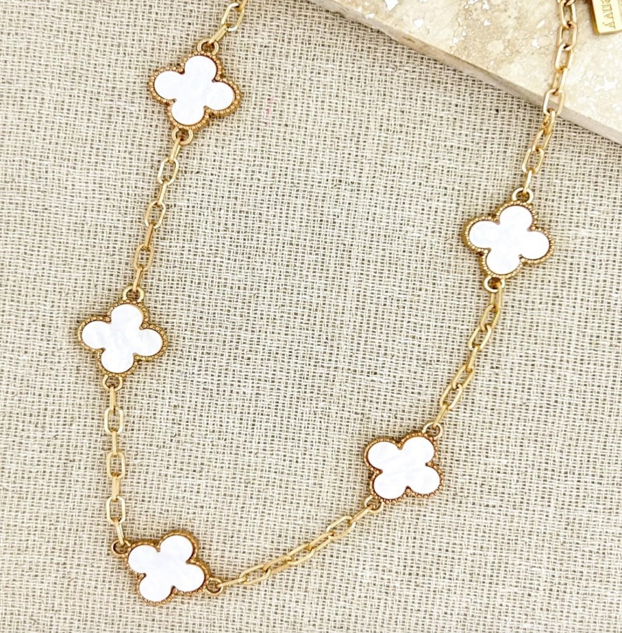 La Maison Necklaces | Envy Short Gold And Pearl White Clover Necklace - La Maison